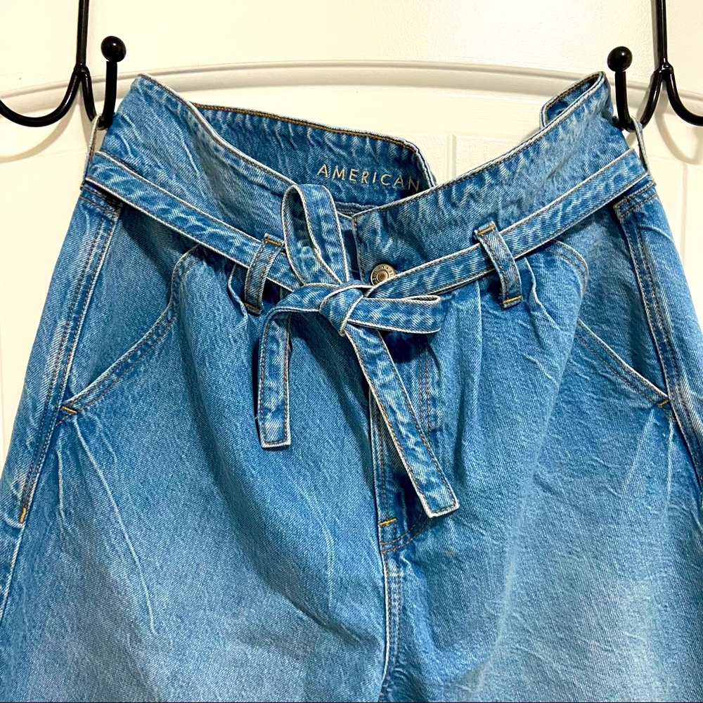 American Eagle Paperbag Mom Jean Size 8 Short Rarely Worn FREE SHIPPING
